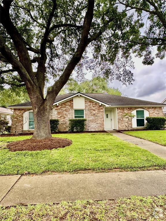 Building Photo - 12027 Meadow Hollow Dr