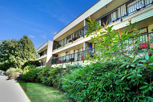 Building Photo - Cypress Gardens Apartments