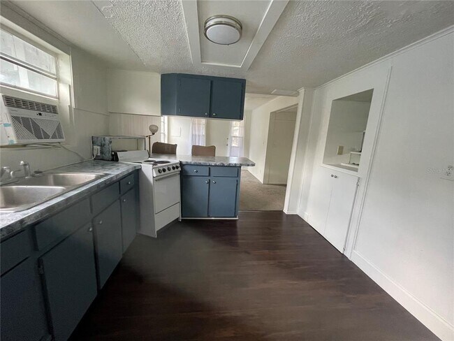 Building Photo - 1708 Ballard Park Dr