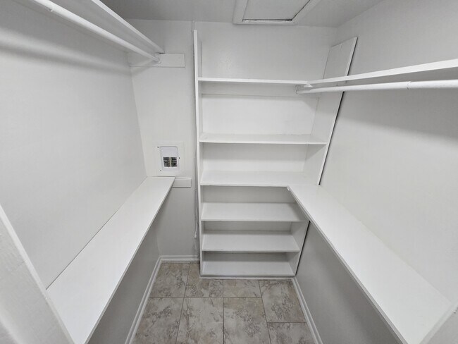 Foto del edificio - 6611 Southpoint St