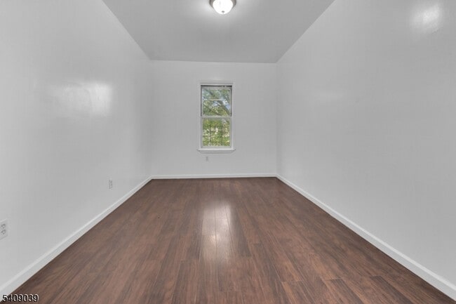 Building Photo - 54 3rd St