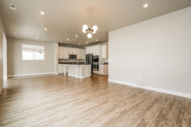 Foto del edificio - Charming 3 Bed, 2.5 Bath Pet-Friendly Home with Garage & Modern Comforts! - Available NOW!