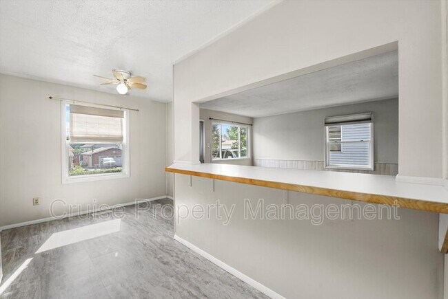 Building Photo - 33640 N Oakland Dr