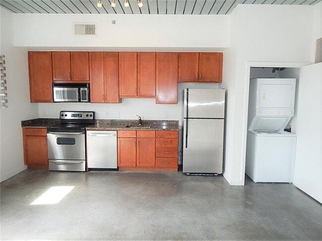Building Photo - 620 Glen Iris Dr NE