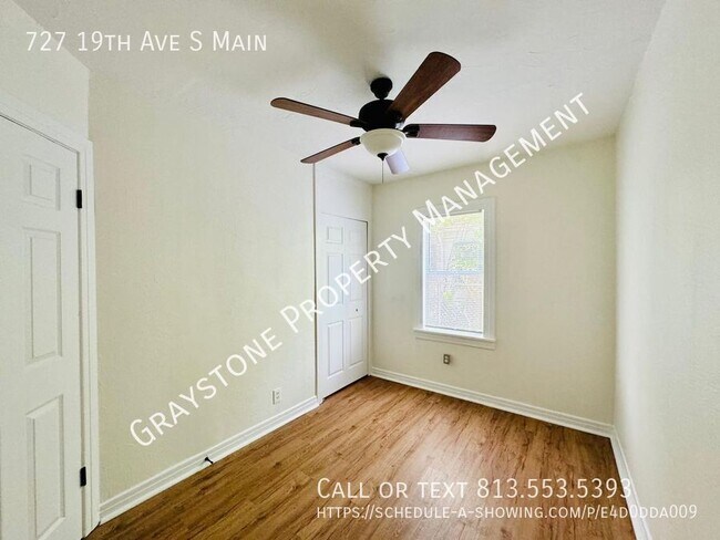 Building Photo - The most beautiful St.Pete 3bed/1bath prop...