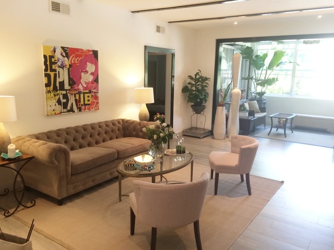 Foto del edificio - 14144 Dickens St