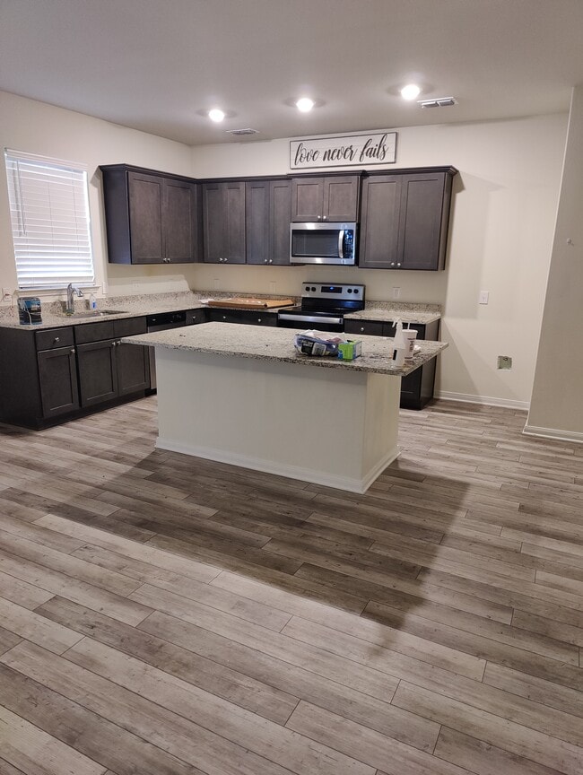 Building Photo - 2038 Wooley Way