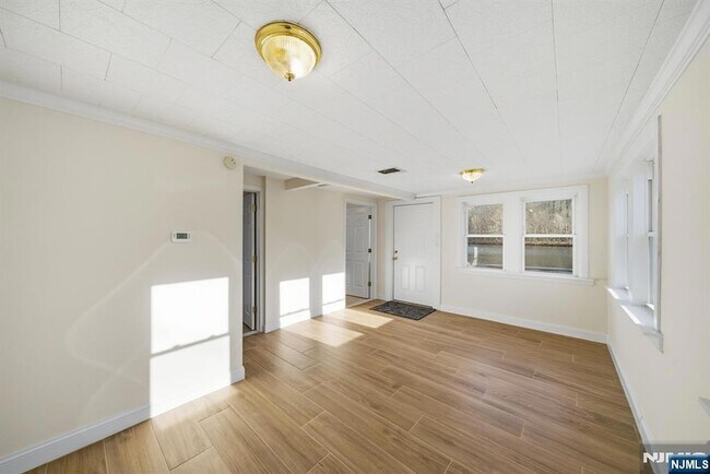 Foto del edificio - 75 Lakeview Terrace