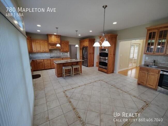 Foto del edificio - 780 Mapleton Ave