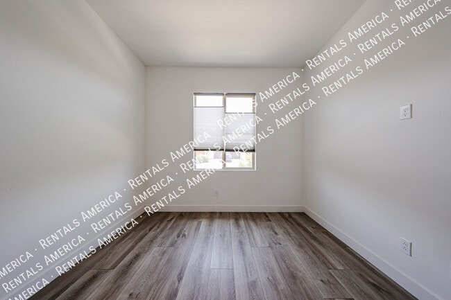 Foto del edificio - 4702 E Barbarita Ave