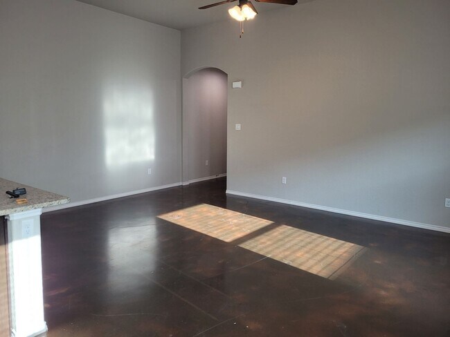 Foto del edificio - 1124-1126 Renee Way