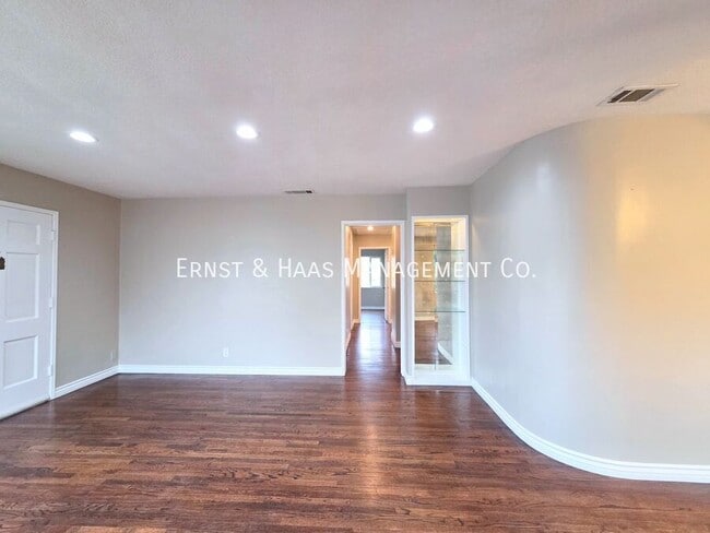 Foto del edificio - 3545 Eucalyptus Ave