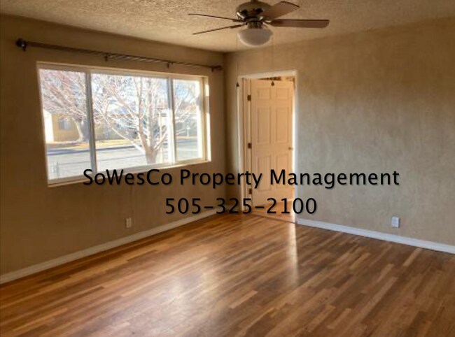 Building Photo - Updated 3 Bed 2 Bath Farmington Home Centr...