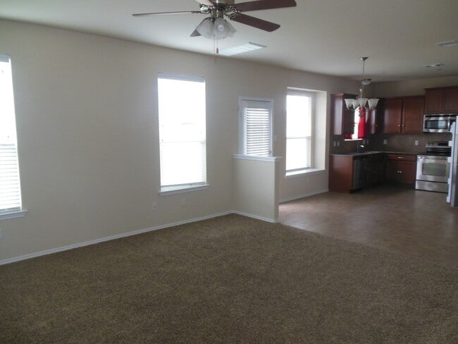 Building Photo - 360 Virtual Tour Available