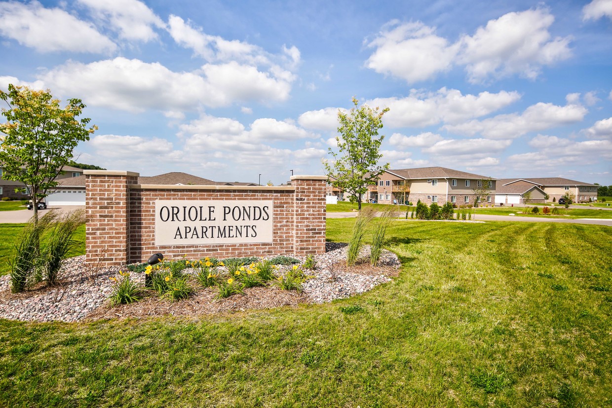 Foto principal - Oriole Ponds Apartments, LLC