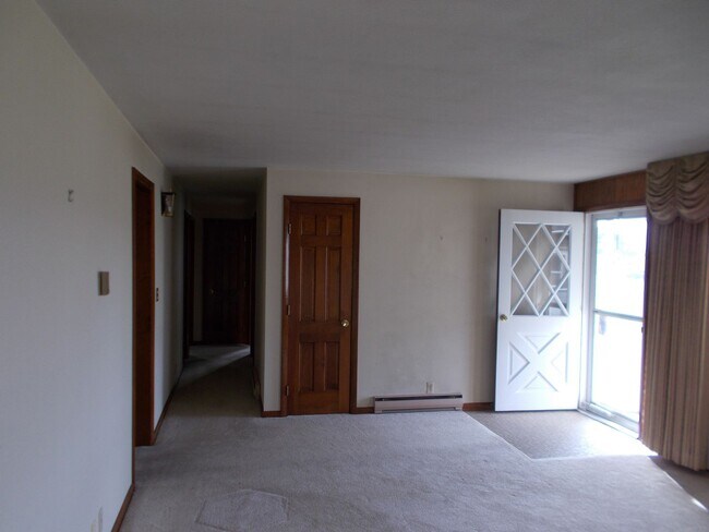Building Photo - Spacious & Beautifully Maintained 3-Bedroom Home – North of Richmond