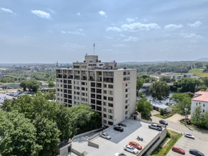 Building Photo - 55 River Rd