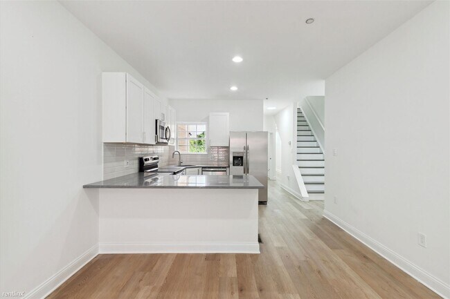 Building Photo - 4 br, 2 bath Duplex - 1833 N 18TH ST Unit A