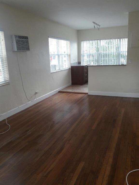 Foto del edificio - 7950 Abbott Ave