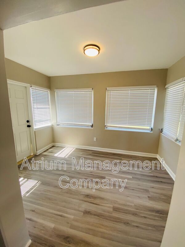 Foto del edificio - 349 Grove Ave