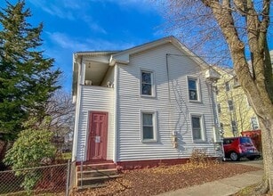Building Photo - 168 Curtis St