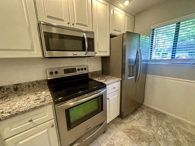 Building Photo - Two Bedroom Single Level Condo at Woodlake on Hilton Head Island!