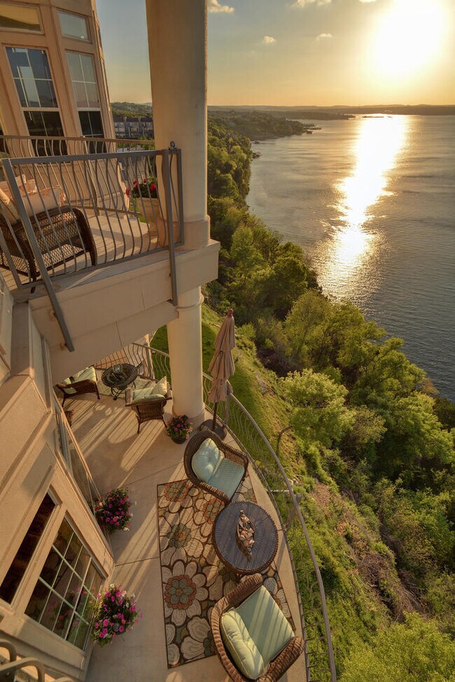 Lake Travis Views! Condo for Rent in Austin, TX