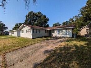 Building Photo - 660 Enfield Ln