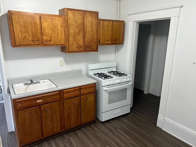 Building Photo - 1111 S 7th St