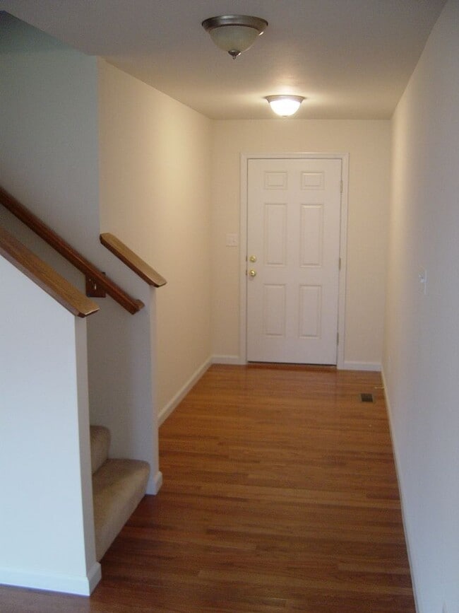 Building Photo - 202 Waterside Crossing