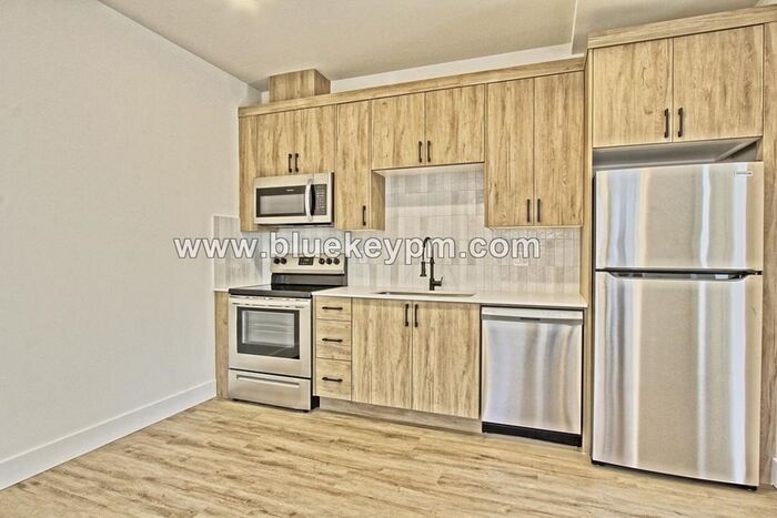 1528-B: 2 Bed, 2.5 Bathroom Townhome Near ... - 1528-B: 2 Bed, 2.5 Bathroom Townhome Near ...