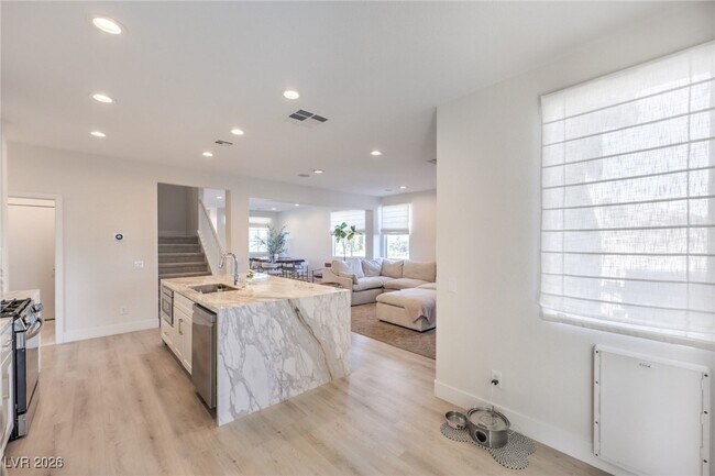 Foto del edificio - 5404 Avent Ferry St