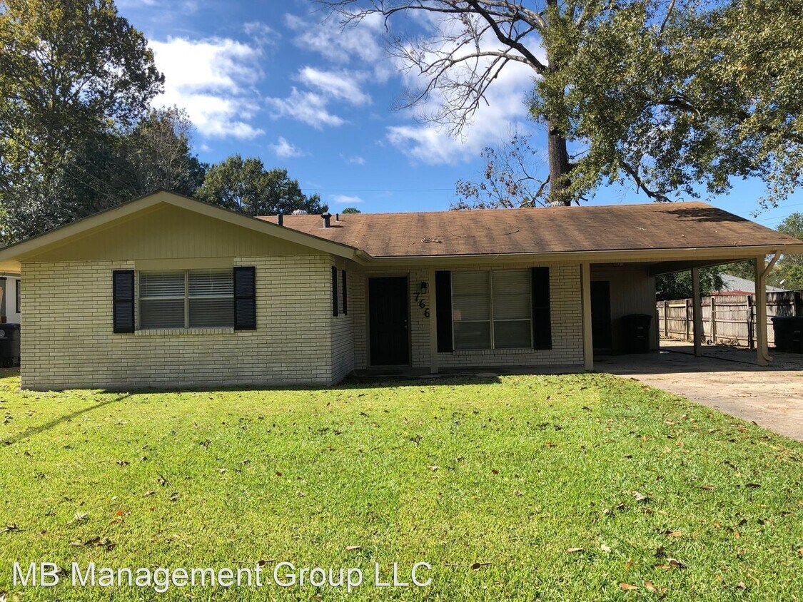 Primary Photo - 3 br, 1.5 bath House - 766 FONTAINBLEAU DR