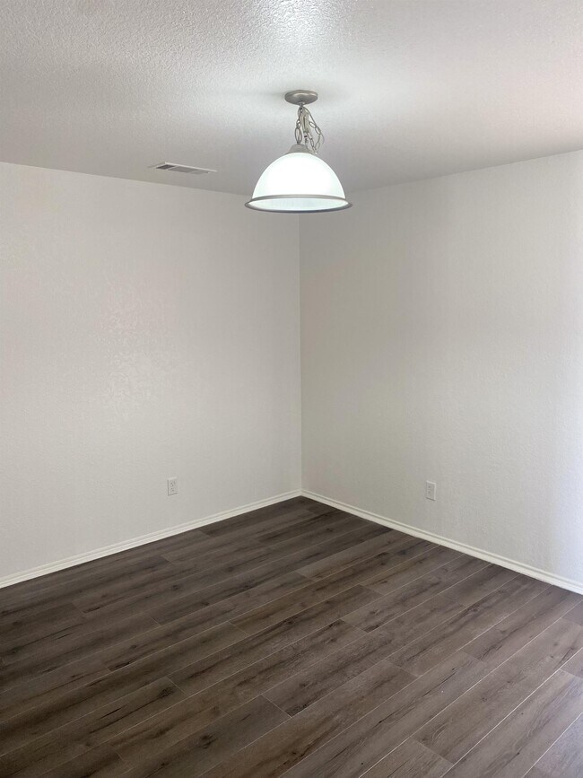 Foto del edificio - 1302 Copper Creek Dr