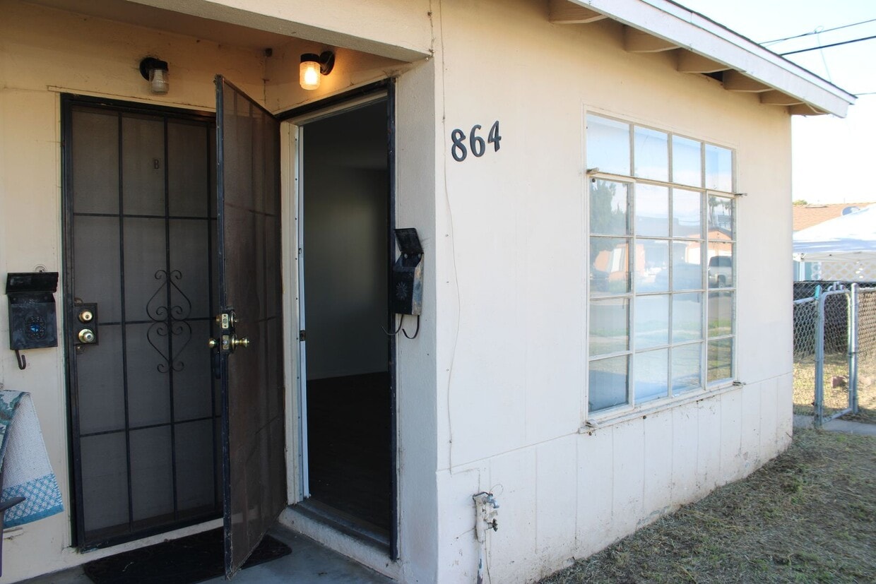 Primary Photo - 864 Riverlawn Ave