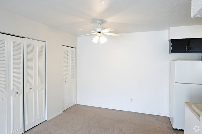 One Bedroom - dining Area - Southwyck Park Apartments