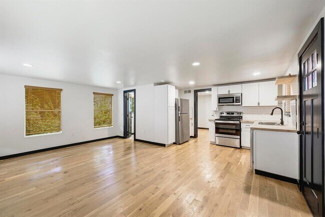 Foto del edificio - 1711 Brentwood St