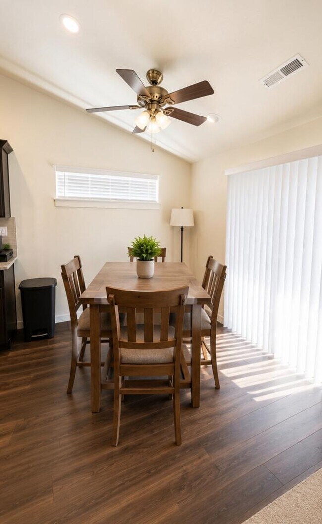 Foto del edificio - 10288 W Trident Ridge Dr