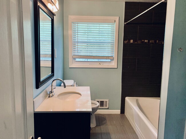 DOWNSTAIRS BATHROOM - 2589 Skyline Dr