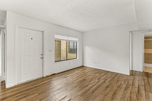 Building Photo - 1441 Sheafe Ave NE