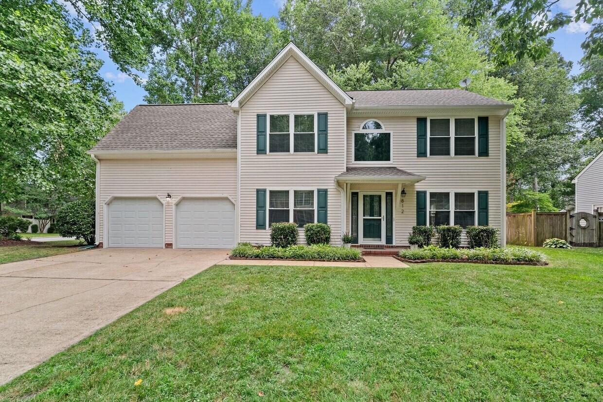 Foto principal - 4BR/2.5BA Home in Hickory School District ...
