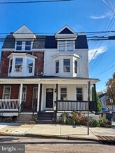 Building Photo - 1100 Green St