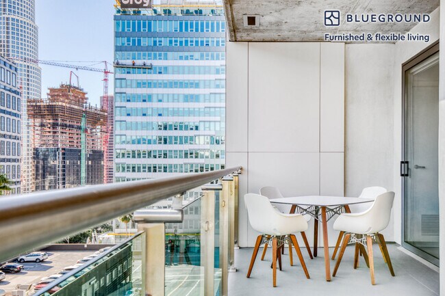 Foto del edificio - 1027 Wilshire Blvd