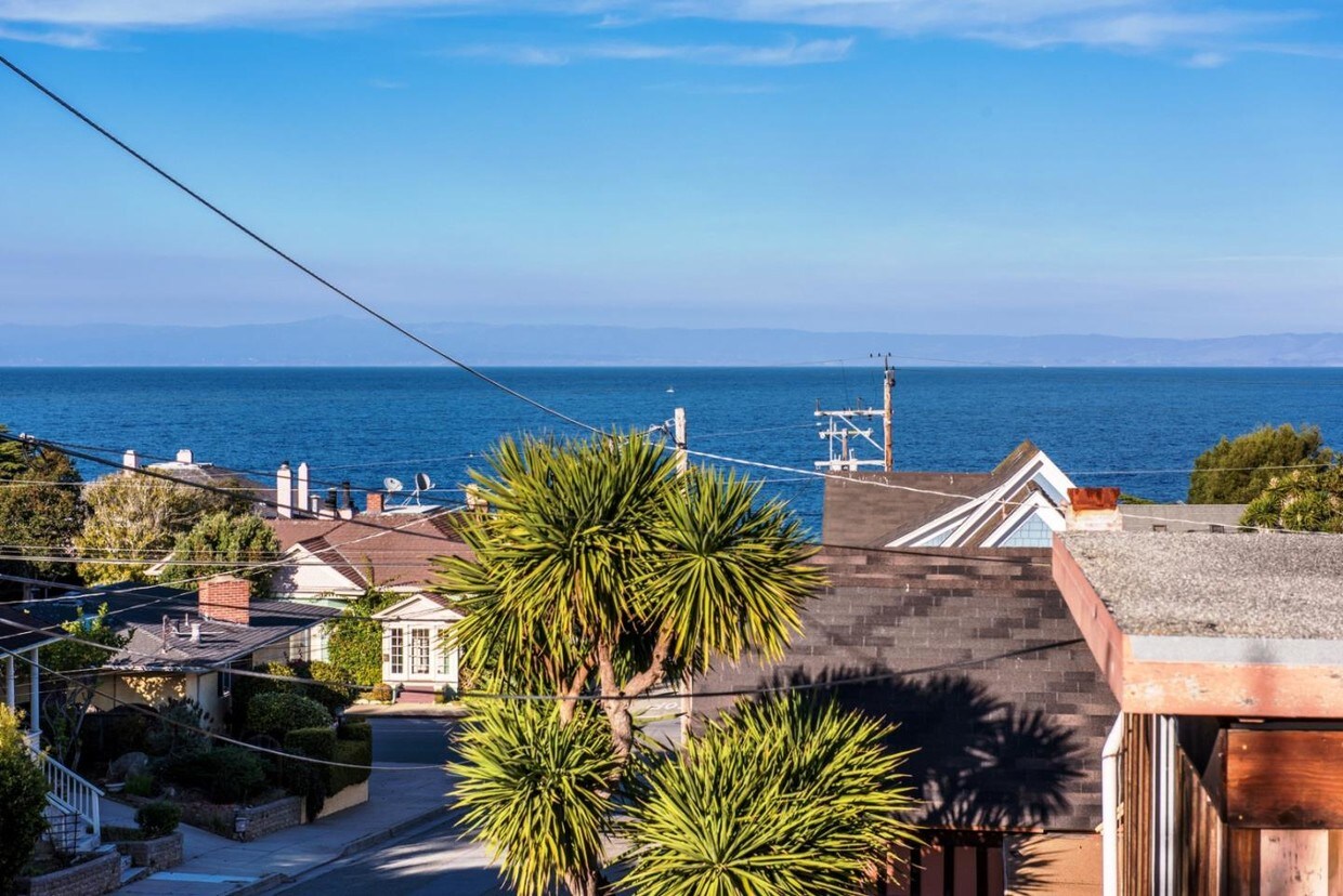 226 Lighthouse Ave, Pacific Grove, CA 93950 Condo for Rent in Pacific