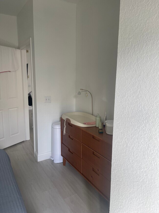 Foto del edificio - 860 N Orange Ave