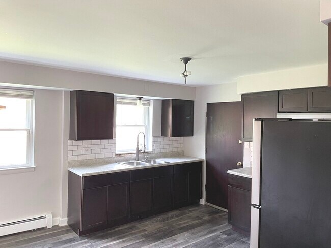 Building Photo - 910 Elder Road, Unit 1S
