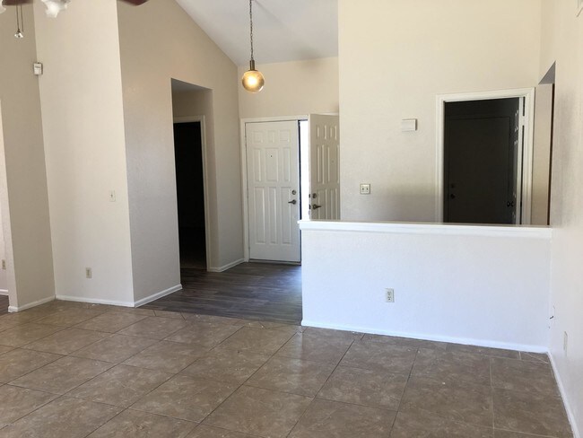 Building Photo - 5533 W Cholla St