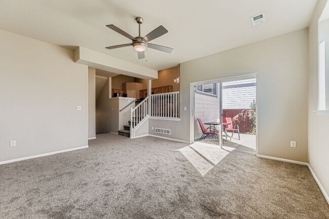 Building Photo - 1845 Sunset Vista Dr