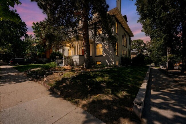 Building Photo - 1373 Franklin St