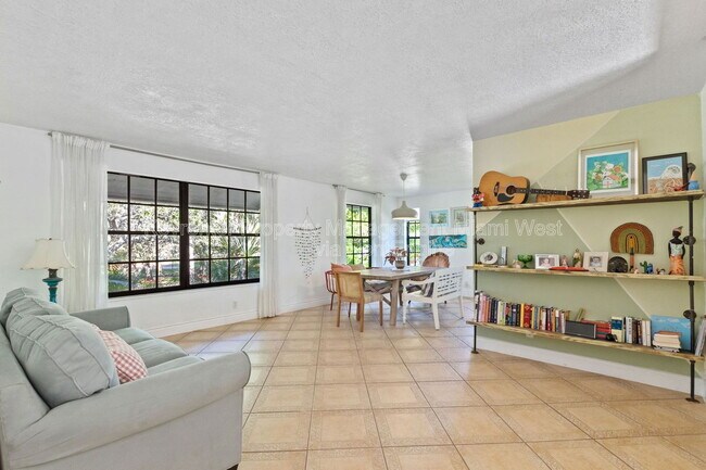 Foto del edificio - 19831 SW 81st Ct